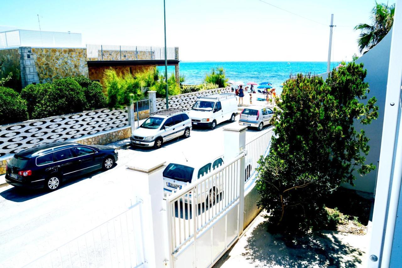 Torre Lapillo Fronte Mare In Centro Con Parcheggio Coperto ตอร์เลลาปิลโล ภายนอก รูปภาพ