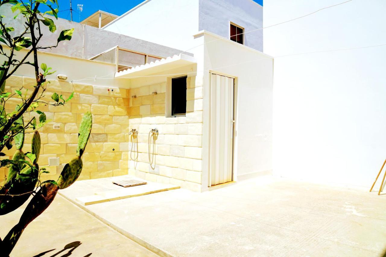 Torre Lapillo Fronte Mare In Centro Con Parcheggio Coperto ตอร์เลลาปิลโล ภายนอก รูปภาพ