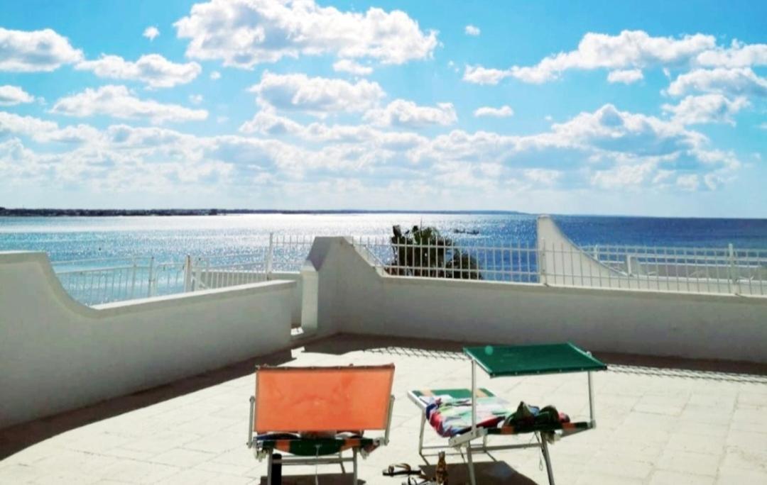 Torre Lapillo Fronte Mare In Centro Con Parcheggio Coperto ตอร์เลลาปิลโล ภายนอก รูปภาพ